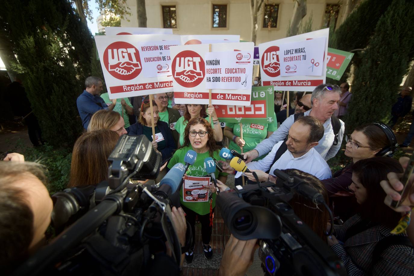 Fotos: Los sindicatos de enseñanza protestan en Murcia y Cartagena