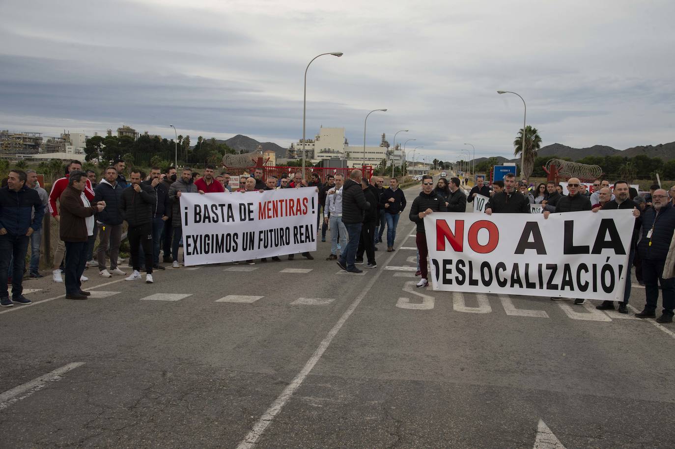 Fotos: Los trabajadores de Sabic protestan en La Aljorra