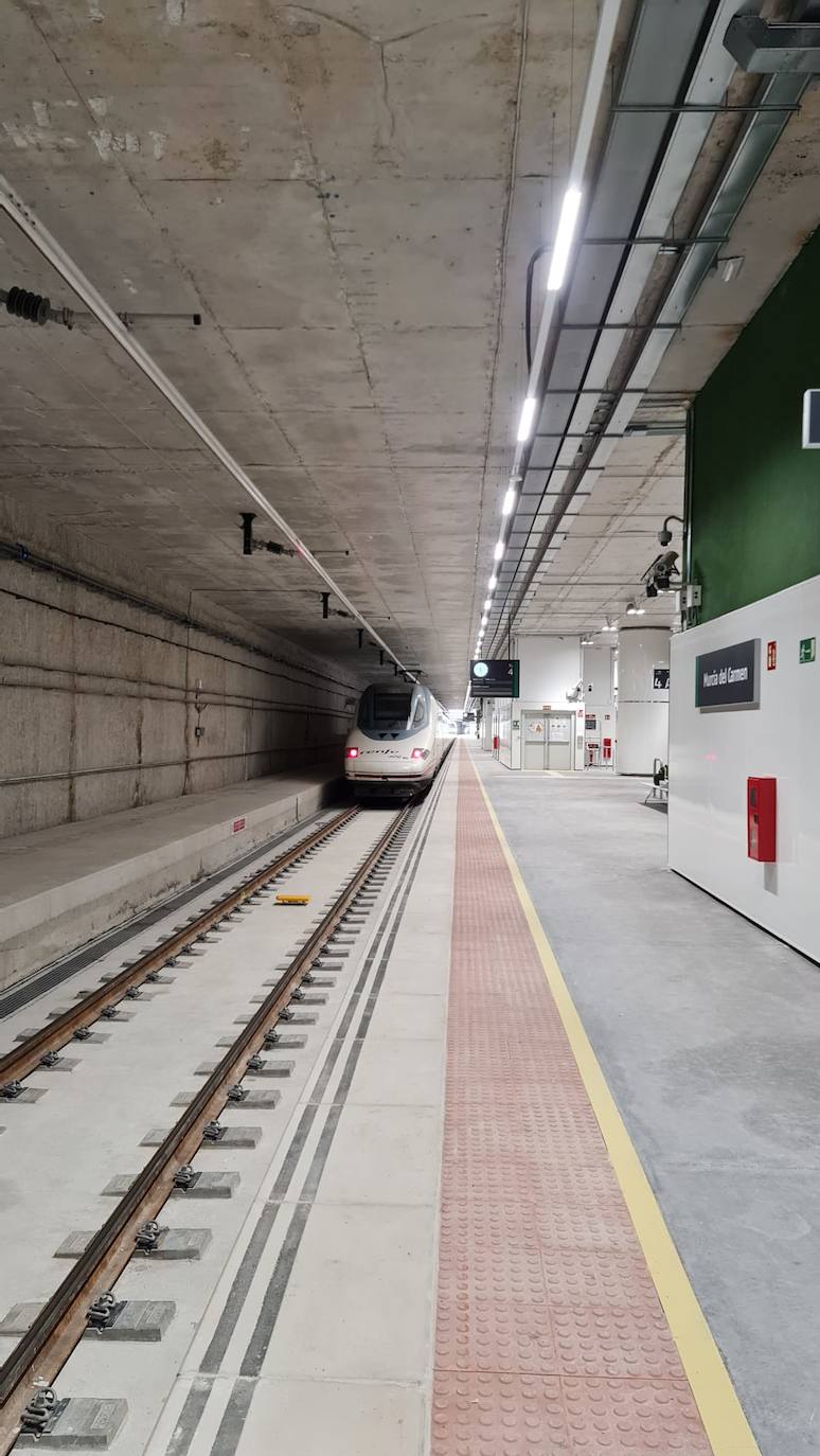 Fotos: Los maquinistas se preparan para hacer el primer viaje comercial del AVE el 20 de diciembre