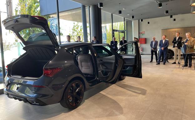 El acto se llevó a cabo en el CUPRA Garage de Murcia, ubicado en la zona de Atalayas.