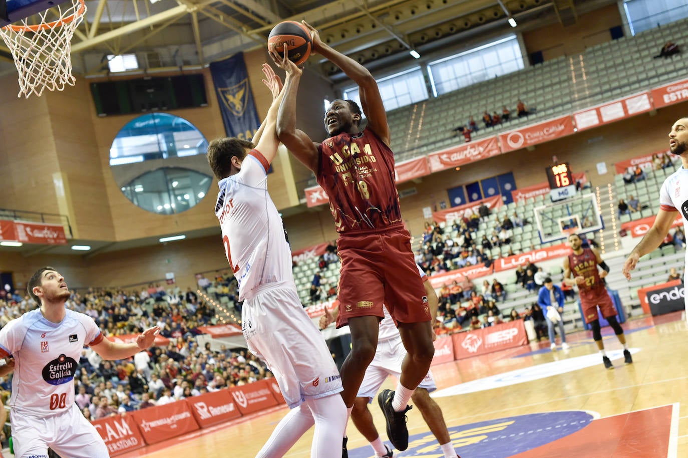 Fotos: Las imágenes del partido UCAM CB Murcia - Obradoiro