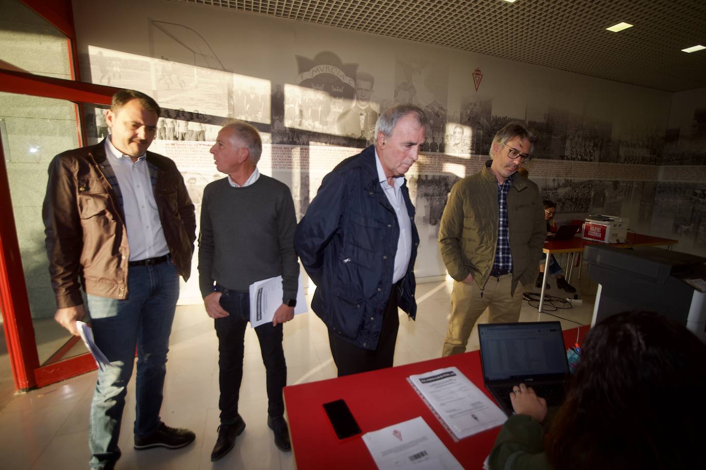 Fotos: Junta de accionistas del Real Murcia en imágenes