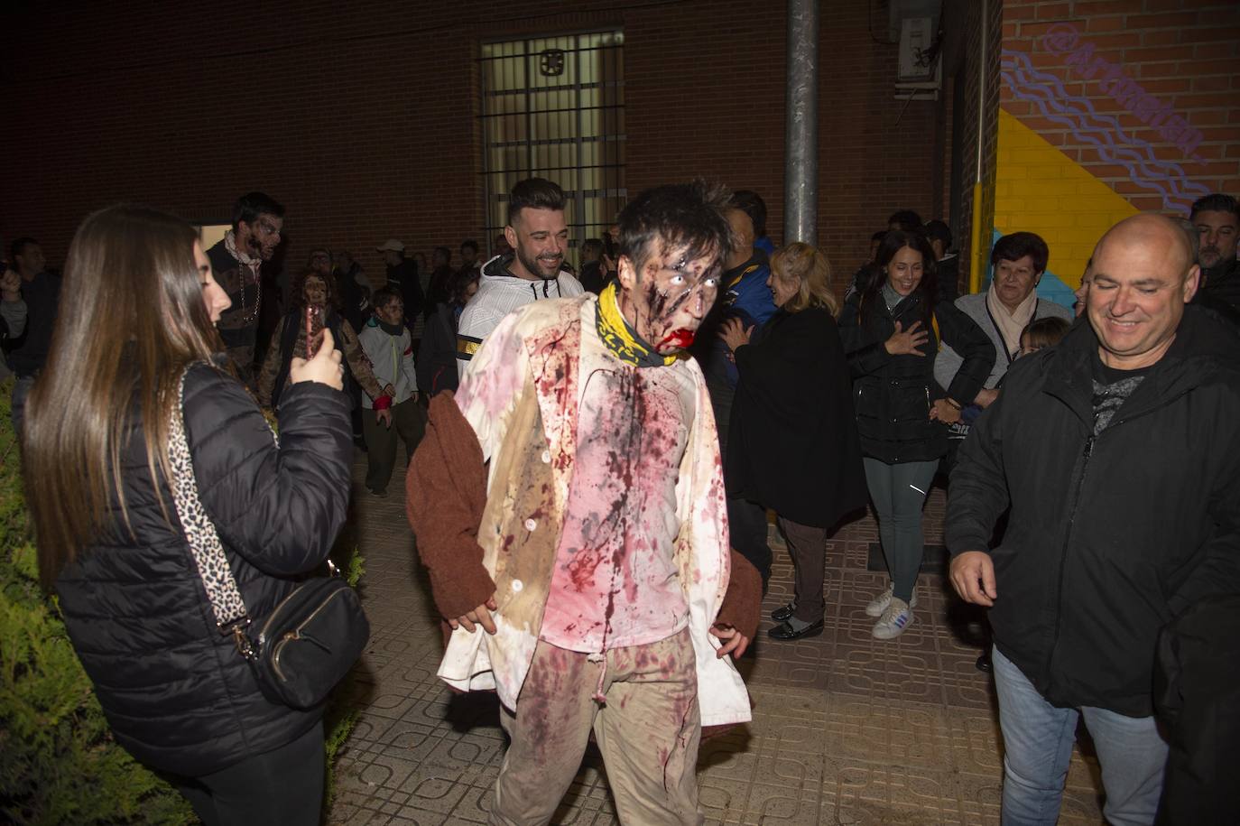 Fotos: La Aljorra sufre una invasión zombie