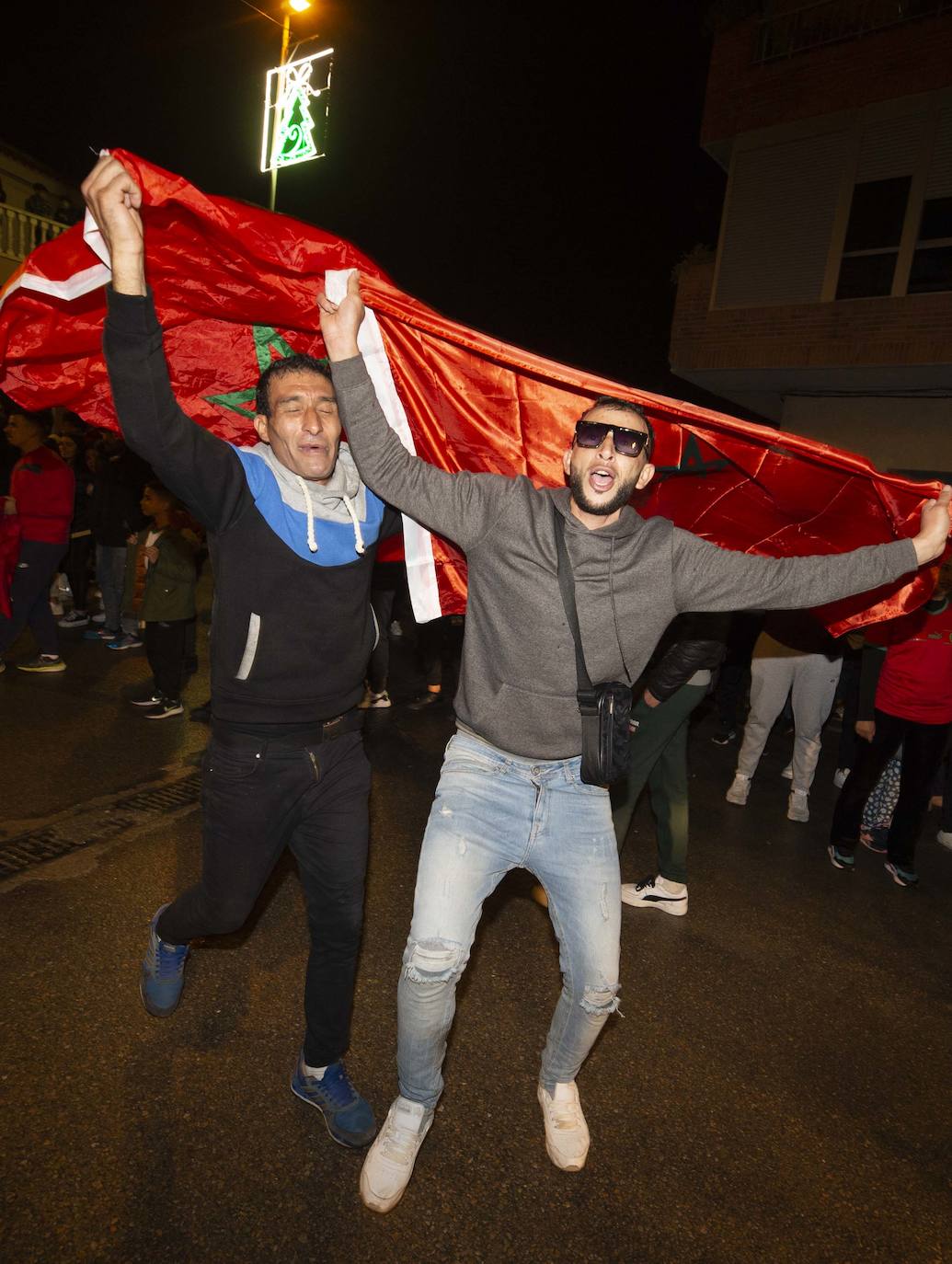 Fotos: Celebración de la colonia marroquí de la Región de Murcia tras vencer a España en el Mundial, en imágenes