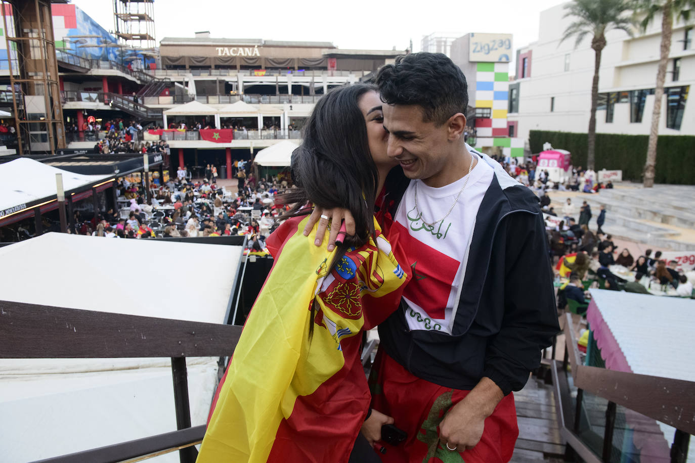Fotos: Celebración de la colonia marroquí de la Región de Murcia tras vencer a España en el Mundial, en imágenes