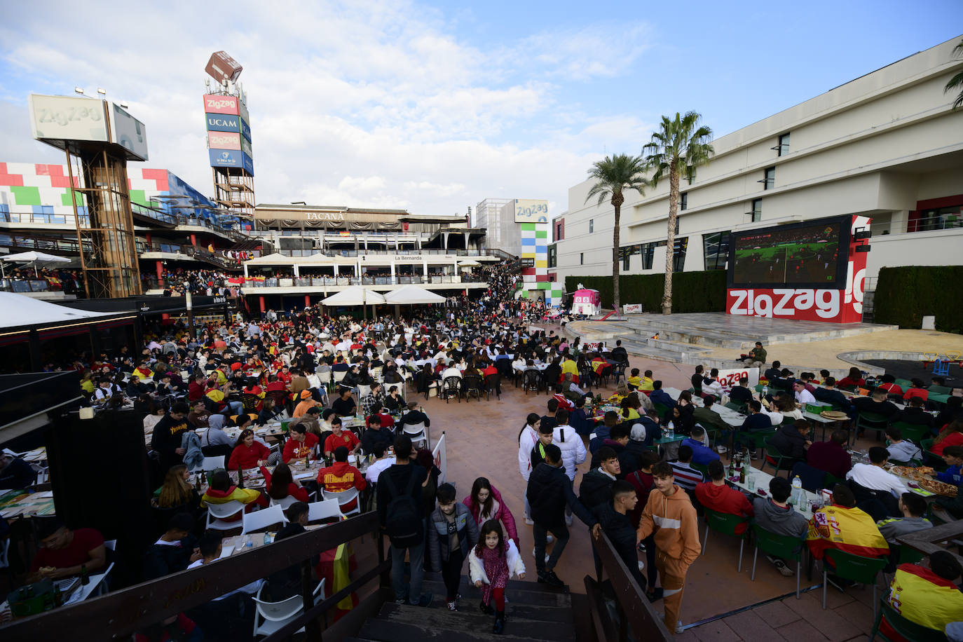 Fotos: Celebración de la colonia marroquí de la Región de Murcia tras vencer a España en el Mundial, en imágenes
