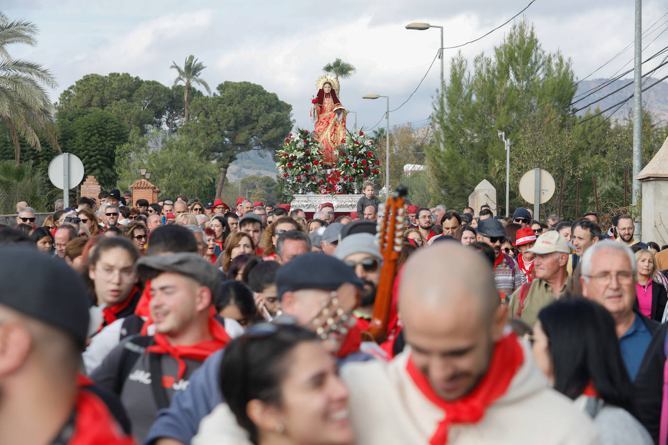 Fotos: La Santa reúne a 10.000 romeros en su bajada a Totana tras el parón de la pandemia