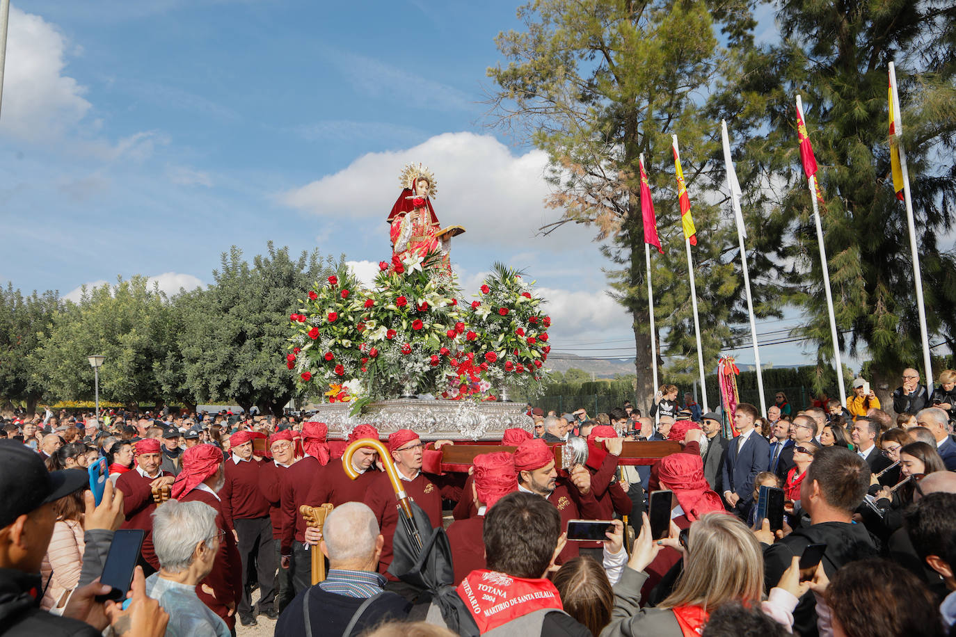 Fotos: La Santa reúne a 10.000 romeros en su bajada a Totana tras el parón de la pandemia