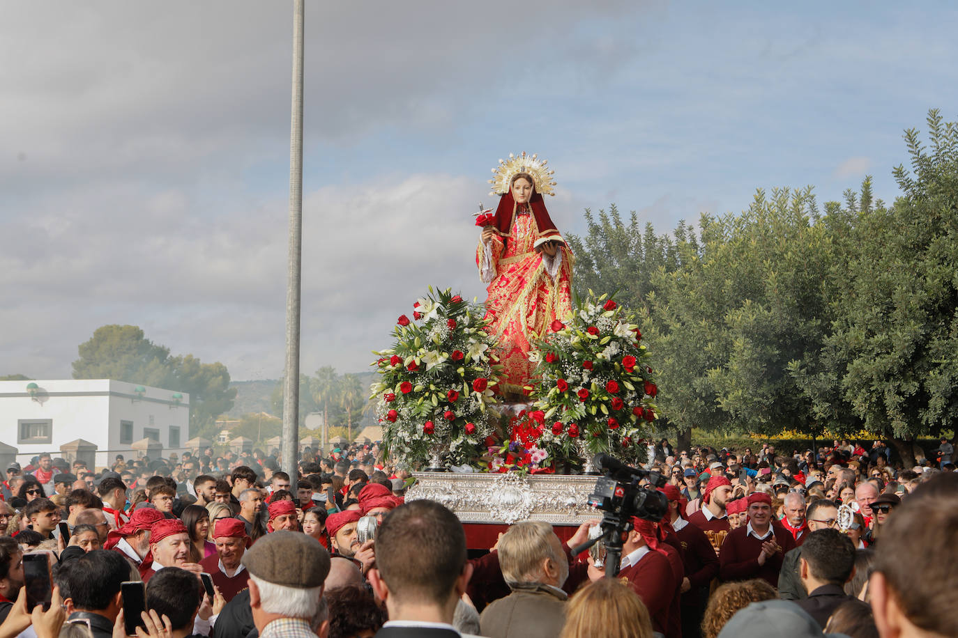 Fotos: La Santa reúne a 10.000 romeros en su bajada a Totana tras el parón de la pandemia