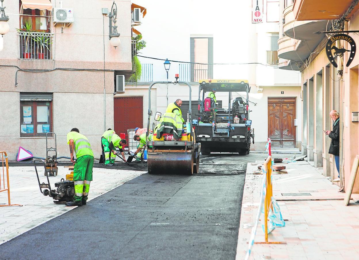Trabajos contra reloj en Lorca para concluir a tiempo las obras de mejora urbana | La Verdad