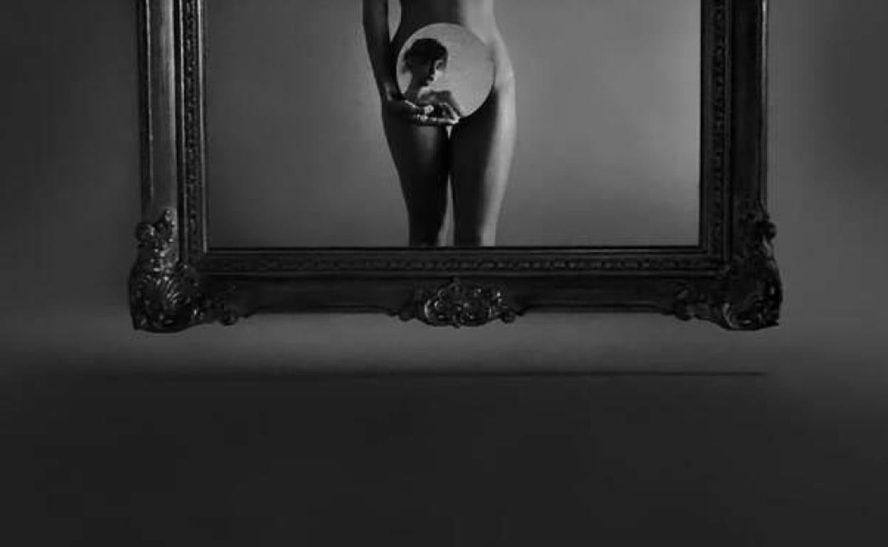 La artista visual se autorretrata en 'La mirada del otro', proyecto ganador del Crearte de Molina.