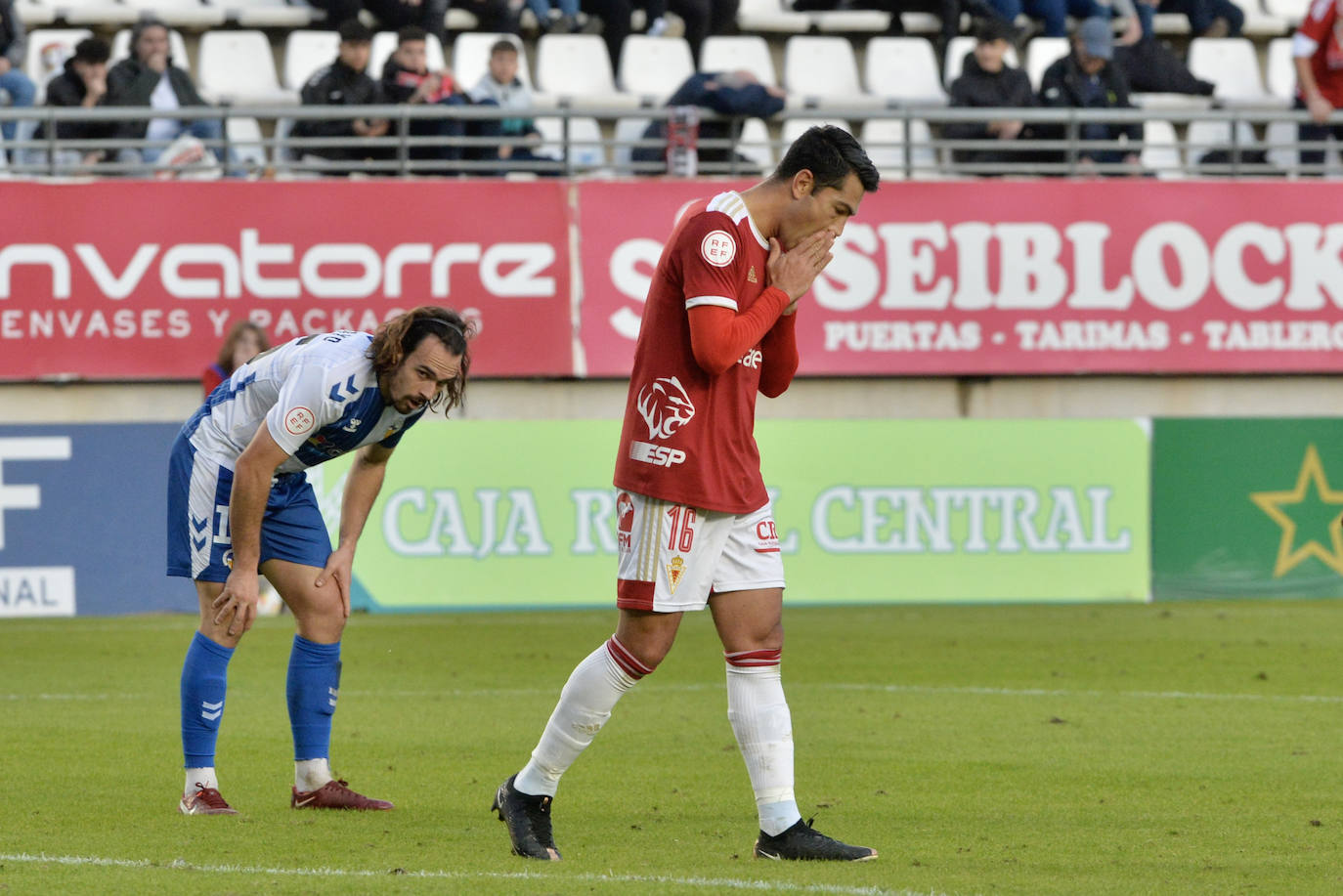 Fotos: La victoria del Real murcia frente al Sabadell, en imágenes