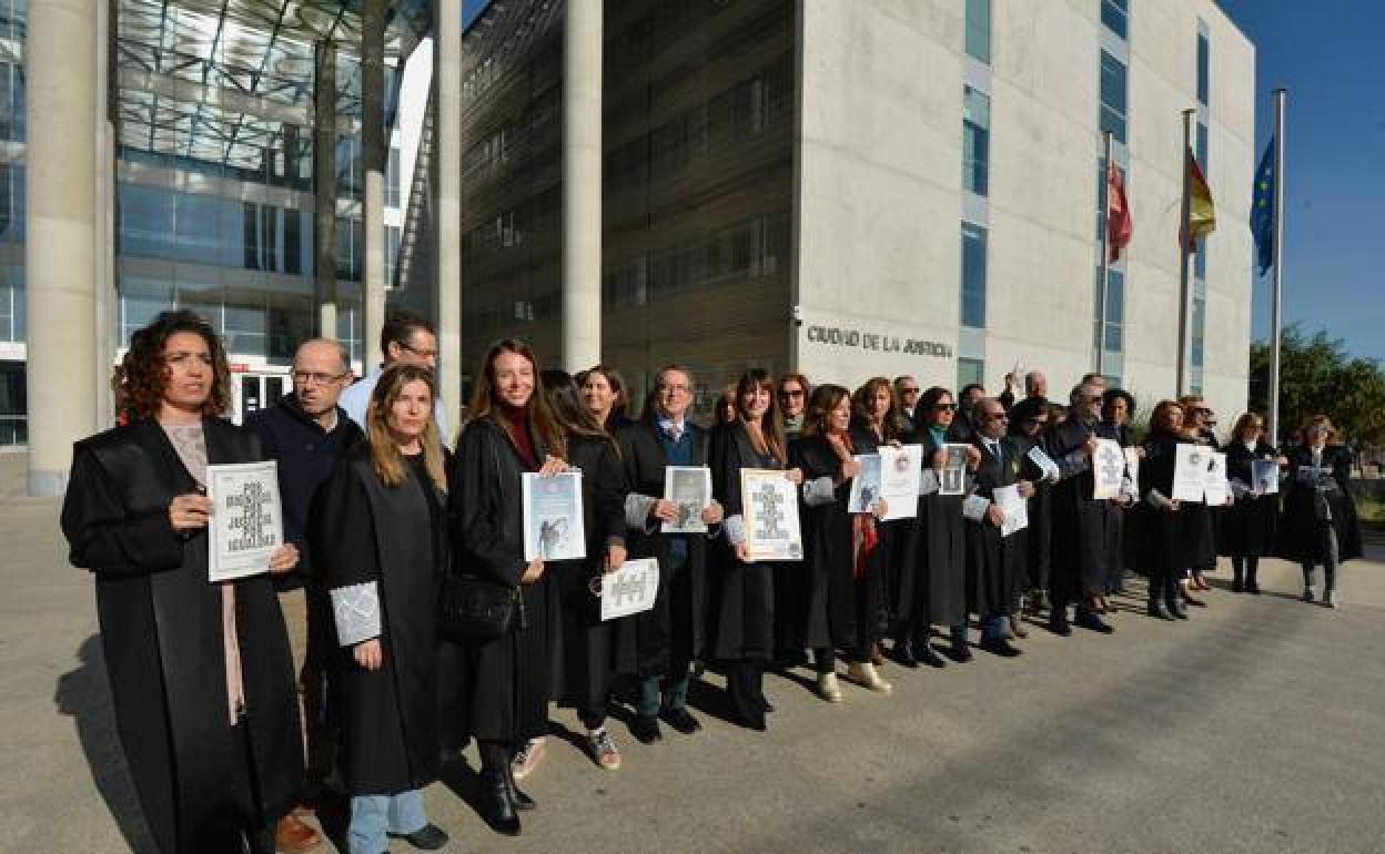 Imagen de archivo de la protesta de los Letrados de la Región, el pasado 29 de noviembre. 