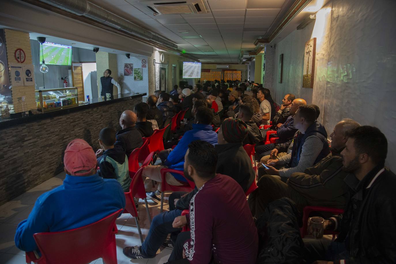 Fotos: Los aficionados de Marruecos se resignan tras la derrota ante Francia