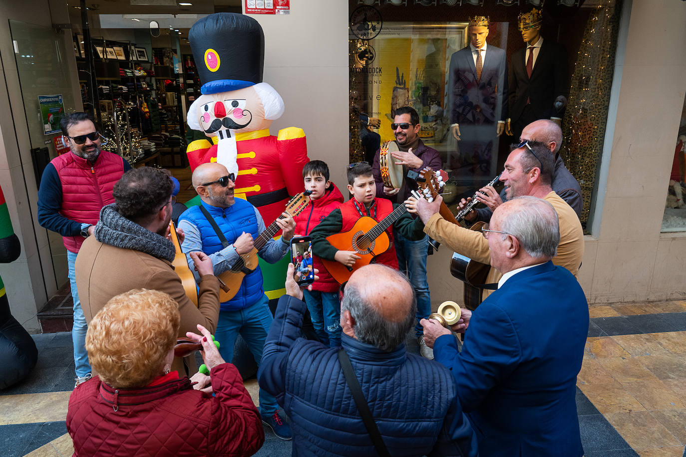 Fotos: Platillos y laúdes en la Corredera de Lorca