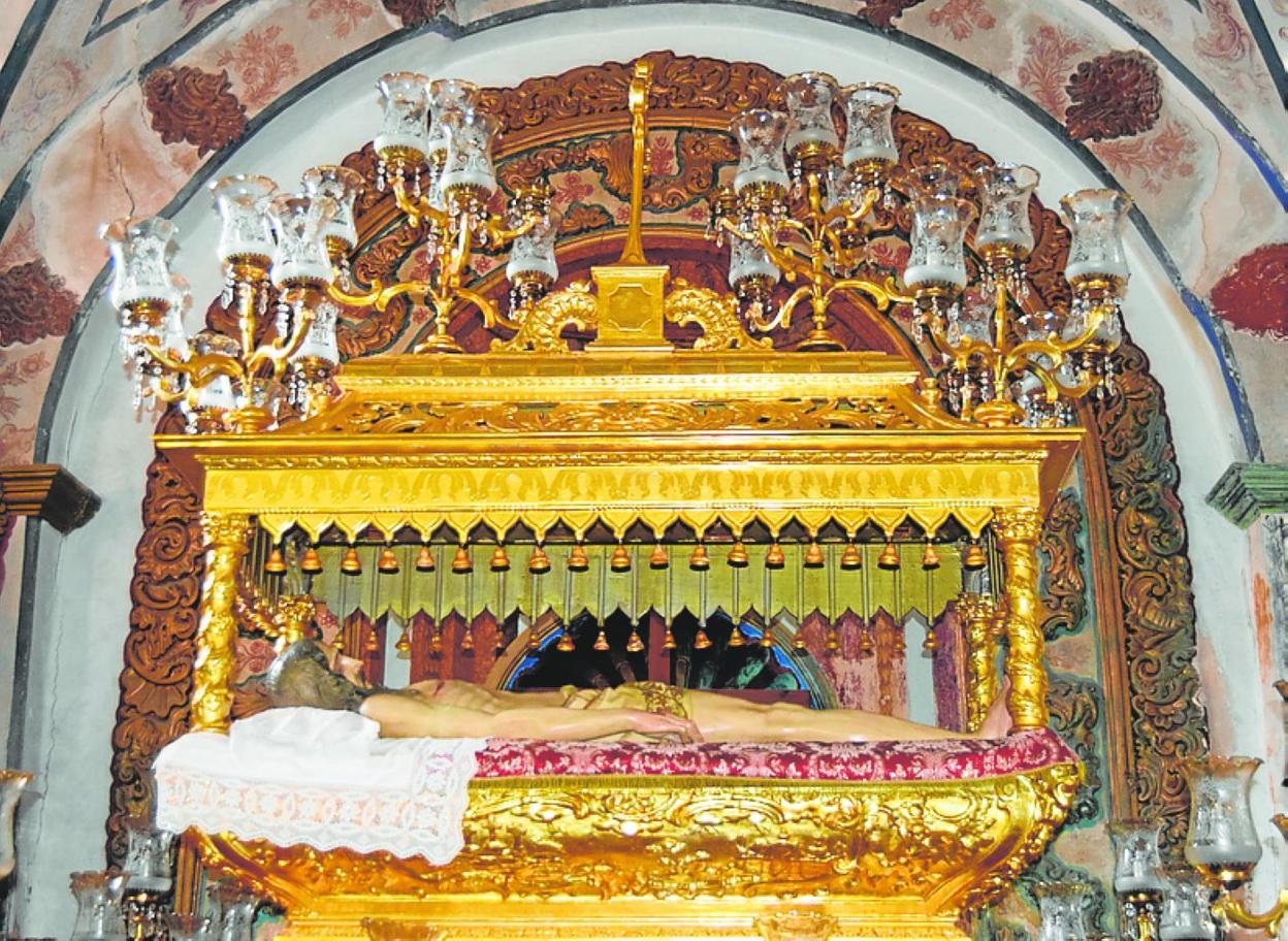 Trono del Santo Sepulcro en su capilla del convento. 