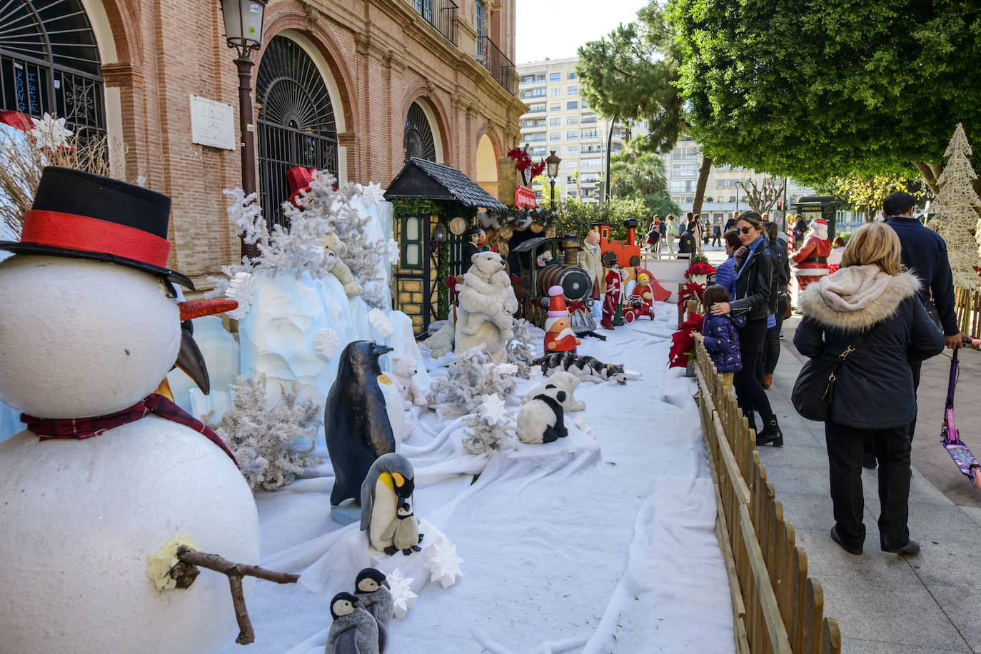 Fotos: Murcia se llena de ambiente de navideño este lunes