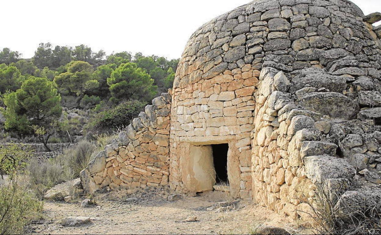 Cuco de Zacarías, una de las edificaciones mejor conservadas de la Región elaborada con la técnica de la piedra en seco.