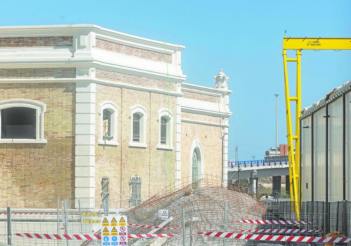 La subida de los precios obliga a parar la rehabilitación de la estación de trenes de cartagena | la verdad