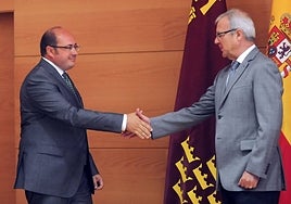 Valcárcel y Pedro Antonio Sánchez, durante una toma de posesión en San Esteban.