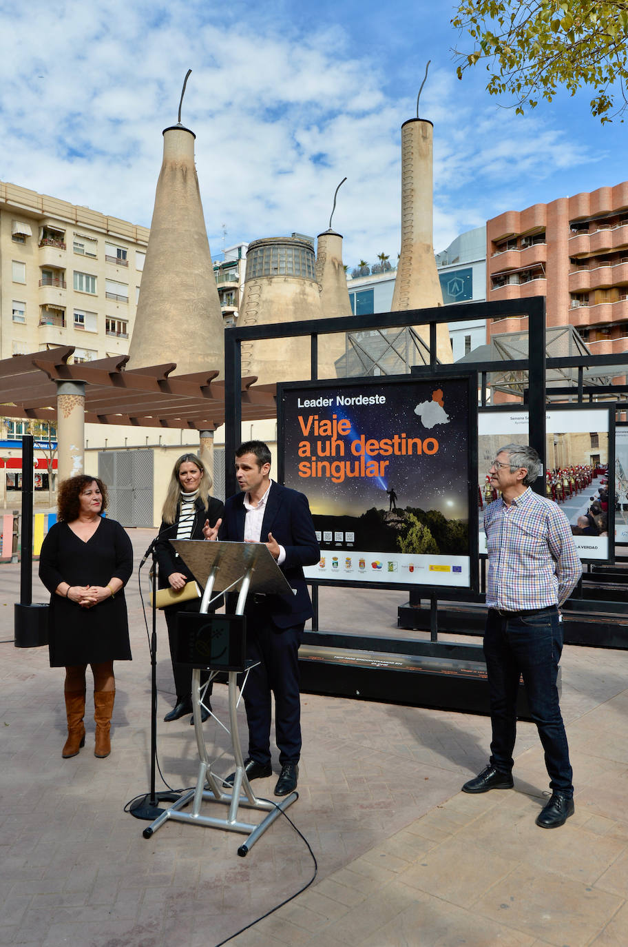 Elche acoge una exposición fotográfica que muestra los encantos del nordeste de la Región