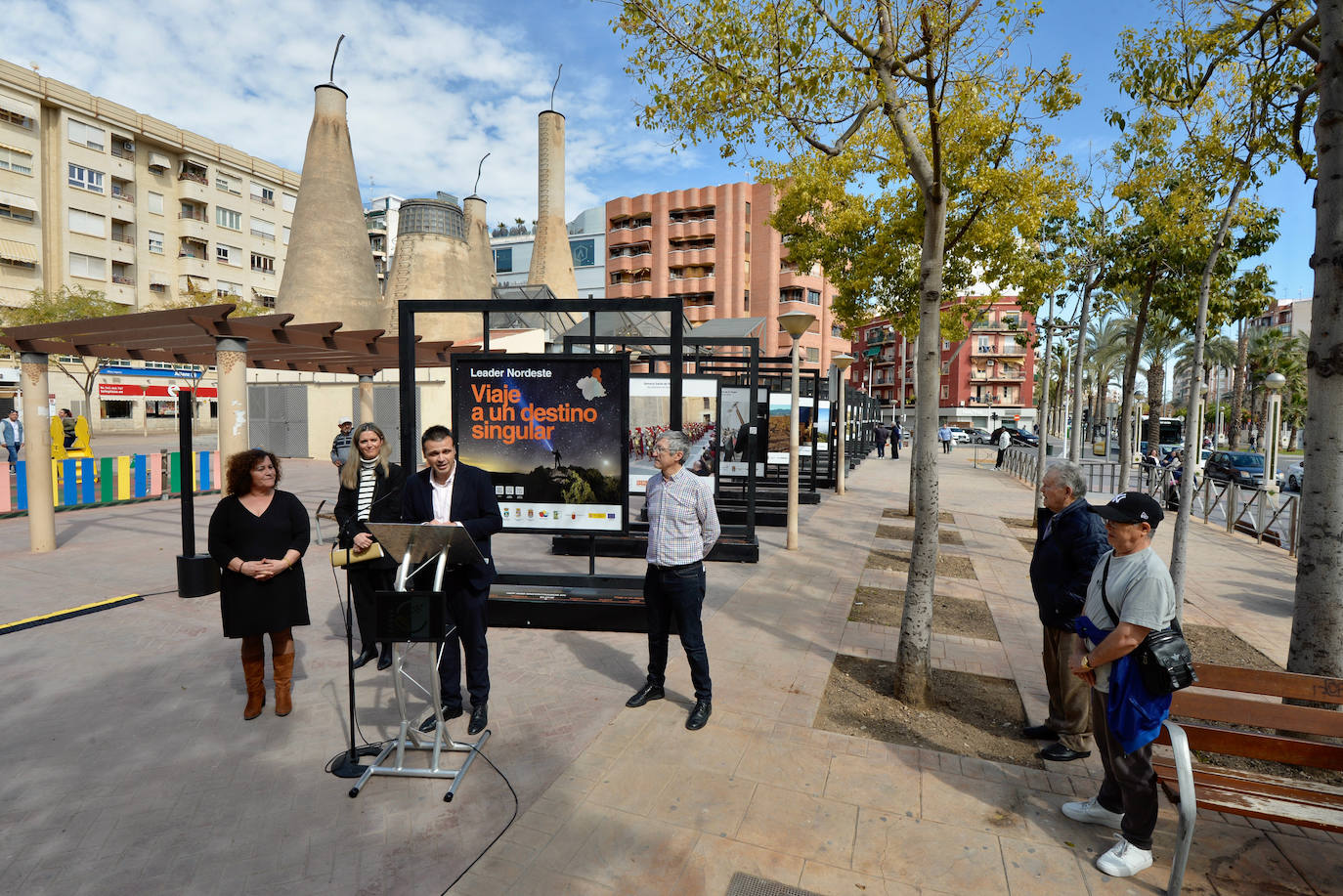 Elche acoge una exposición fotográfica que muestra los encantos del nordeste de la Región