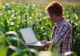 Agricultura ensaya con éxito el uso de drones en el campo para tratamientos fitosanitarios