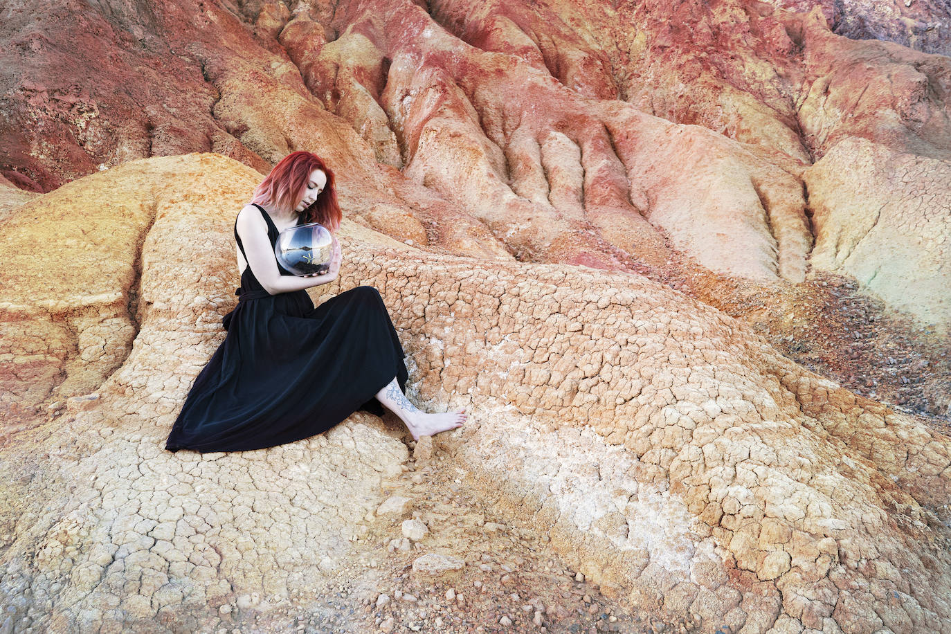 Inquietudes y emociones de la mujer protagonizan &#039;Inraizadas&#039;