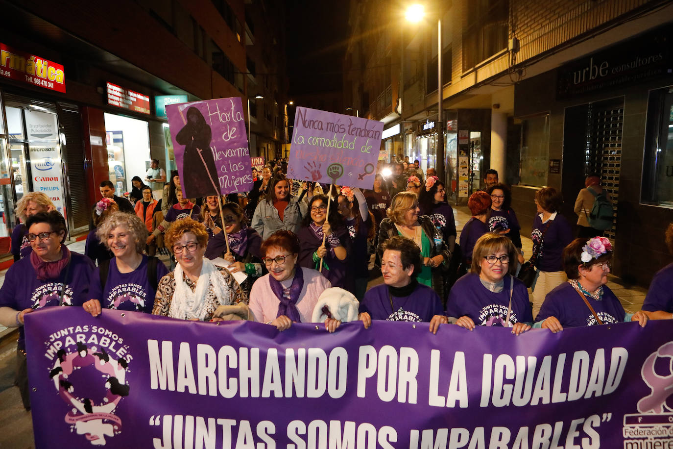 La manifestación del Día de la Mujer en Lorca, en imágenes