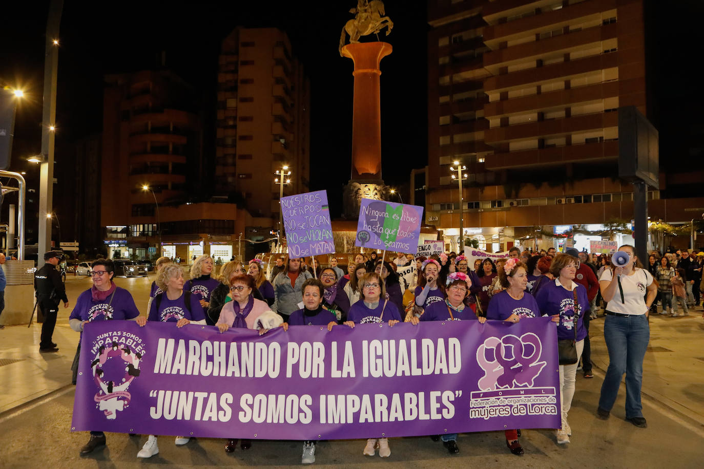 La manifestación del Día de la Mujer en Lorca, en imágenes
