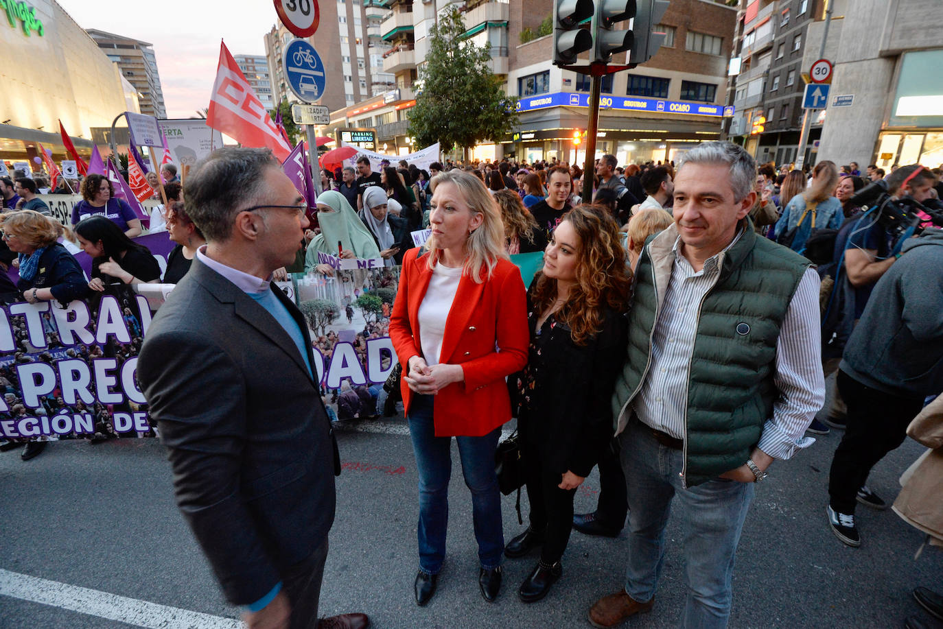 La manifestación del Día de la Mujer en Murcia, en imágenes