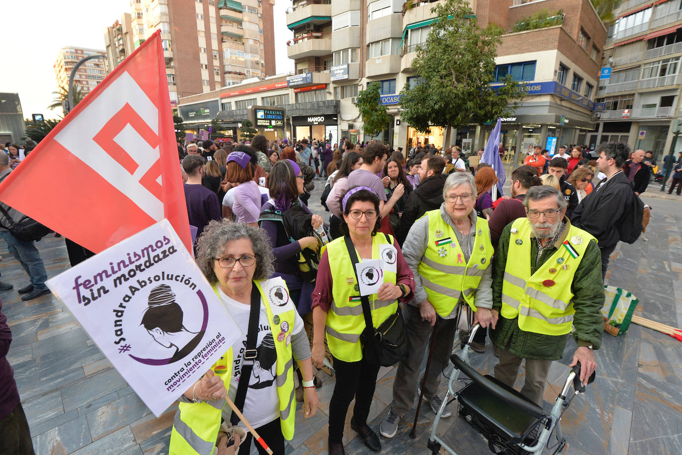 La manifestación del Día de la Mujer en Murcia, en imágenes