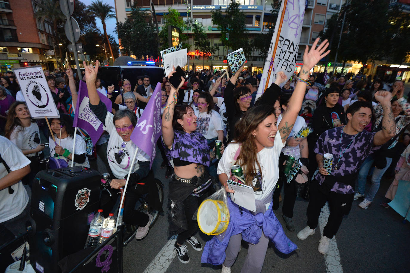 La manifestación del Día de la Mujer en Murcia, en imágenes