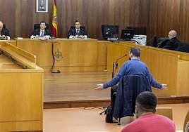 El cura procesado, durante una sesión del juicio el pasado febrero.