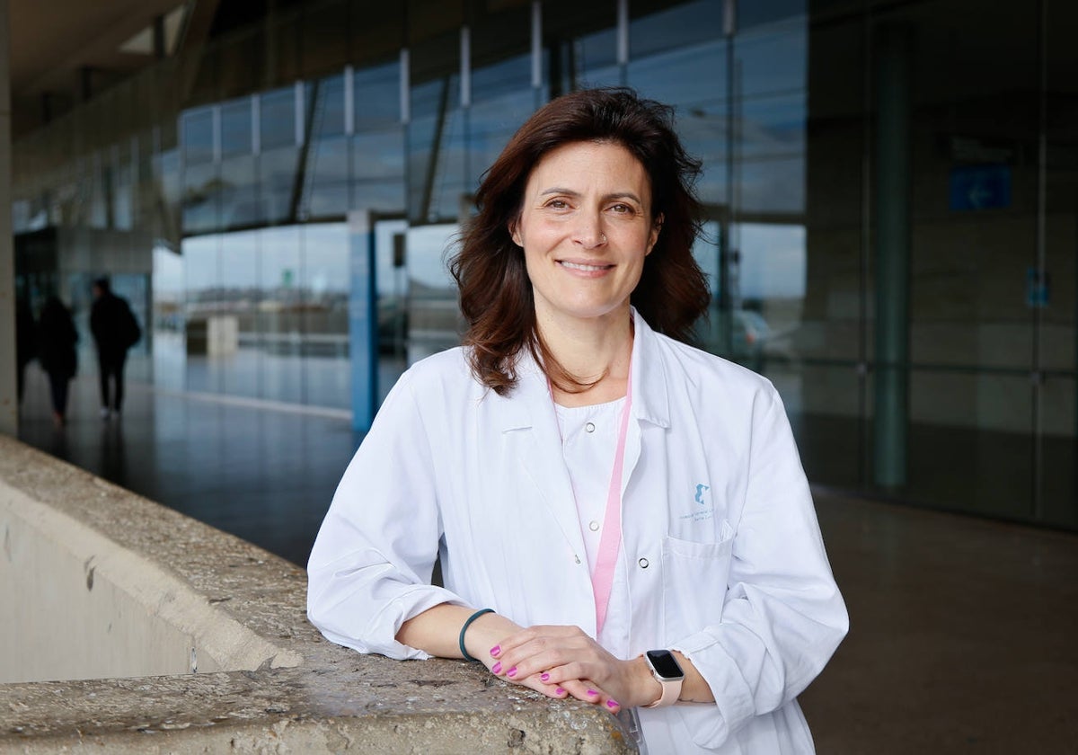 Ángeles Fernández, la semana pasada en el Hospital Santa Lucía, en Cartagena.