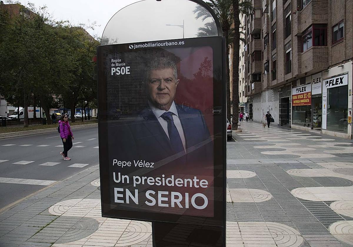 Cartel de Pepe Vélez como candidato del PSOE en la Región de Murcia.