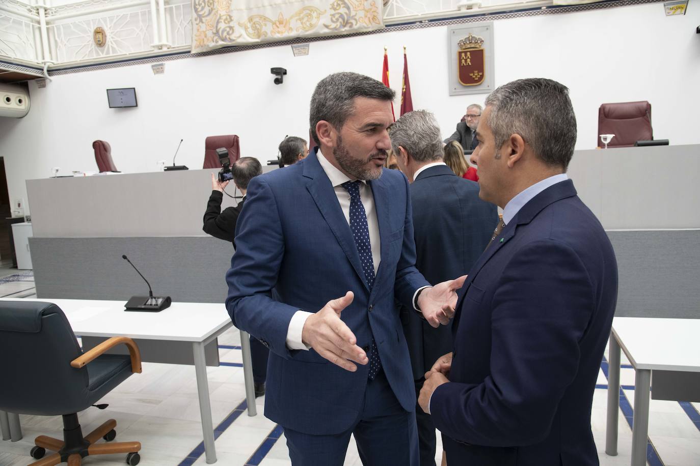 Pleno en la Asamblea Regional, en imágenes