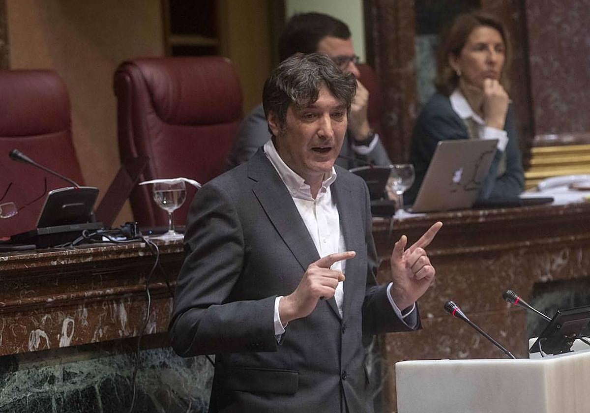 Rafael Esteban, durante una intervención en la Asamblea Regional.