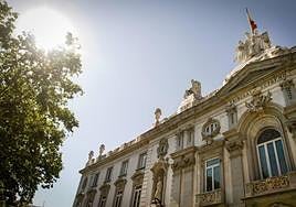 Fachada principal de la sede del Tribunal Supremo en Madrid.