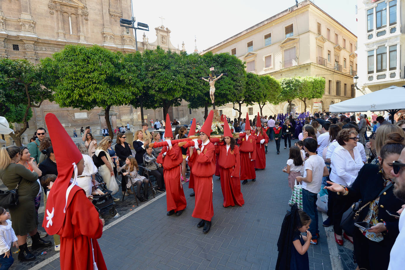 La Procesión del Ángel recorre el centro de Murcia