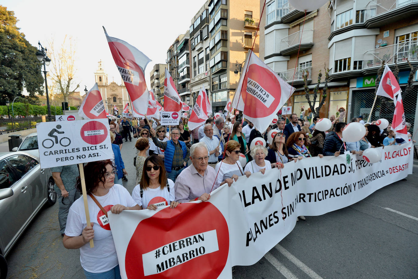 Nueva manifestación de Cierran mi barrio ante la «sordera» del Ayuntamiento de Murcia