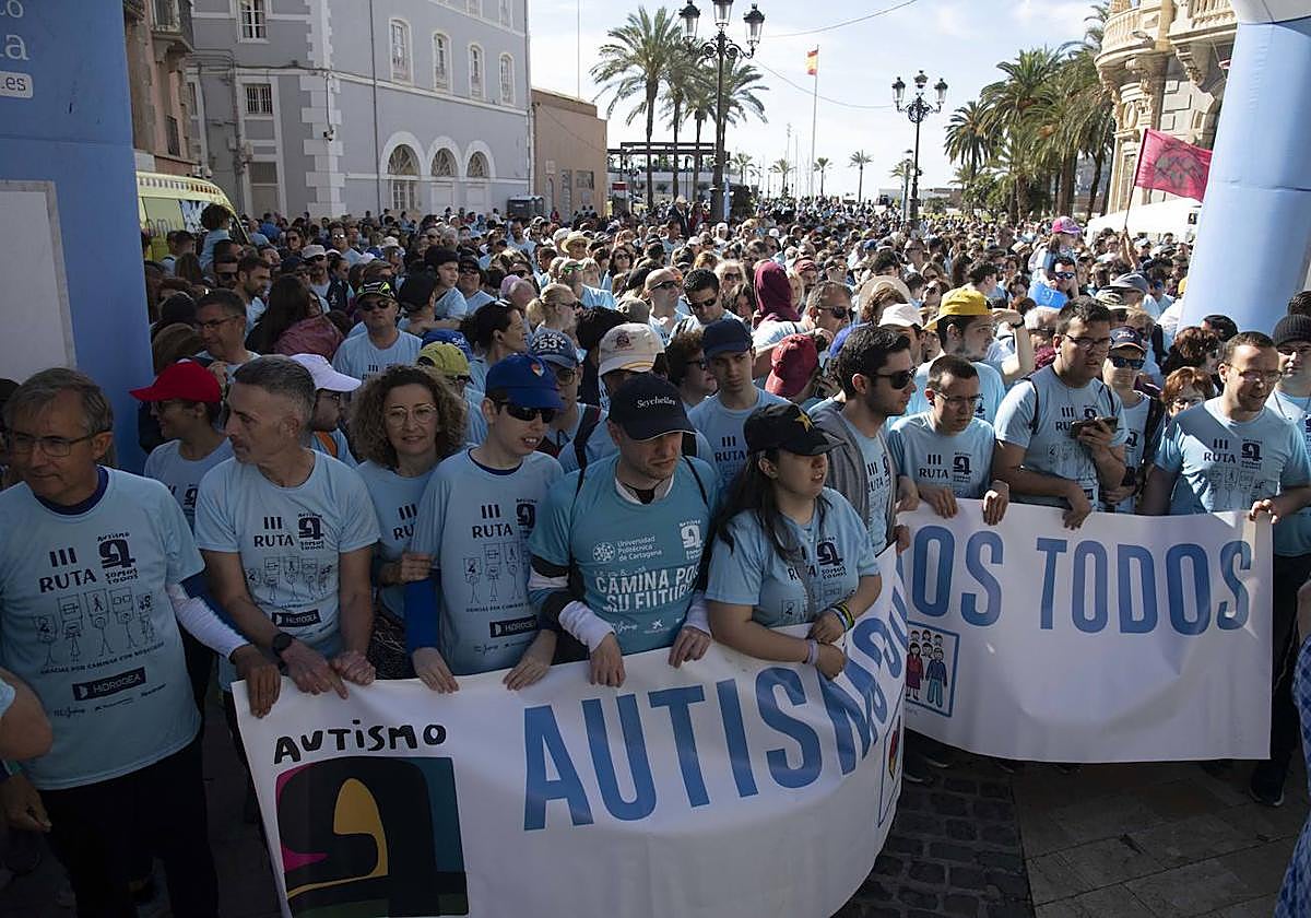 Participantes en la ruta del autismo, en la salida.