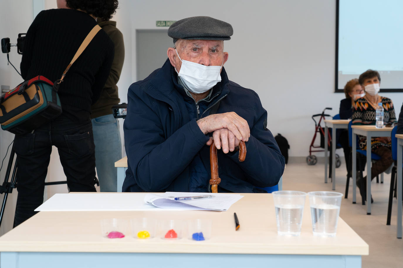 Arte para estimular a las personas que sufren deterioro cognitivo en Lorca