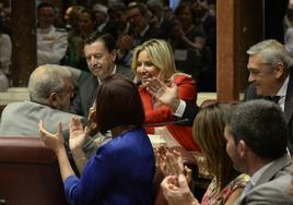 Alberto Castillo, a la izquierda, frente a Juan José Molina y Ana Martínez Vidal, en la Asamblea Regional en 2019.