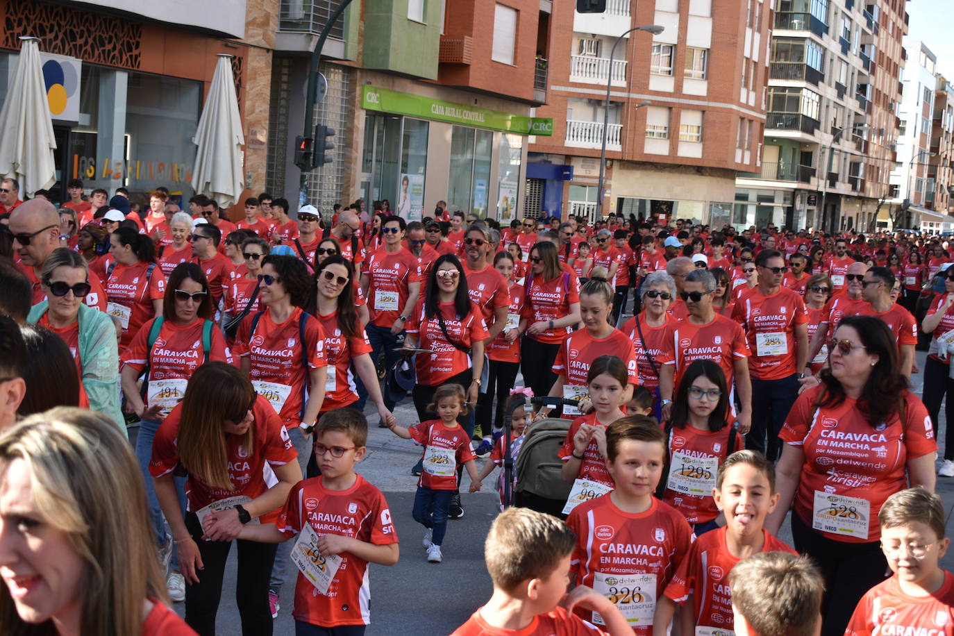 La marcha a su paso por la plaza Paco Pim.