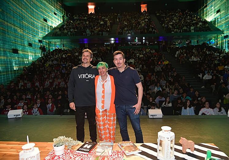 Los finalistas al premio Hache, este martes, en El Batel.