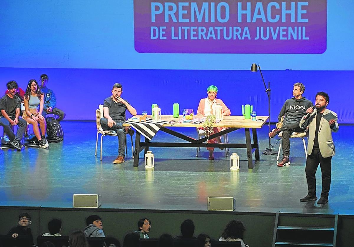 Encuentro con 1.200 lectores en El Batel.