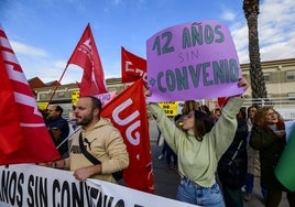 Trabajadores de la sanidad privada, durante una protesta el pasado mes de diciembre, en Murcia.