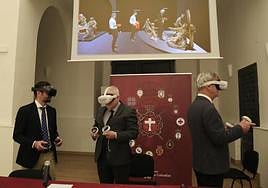 El director general de Desarrollo Digital de la UCAM, el presidente del Cabildo y el de la Archicofradía, visitando el primer metaverso cofrade de España, el del Museo del Cristo de la Sangre, creado por la Católica