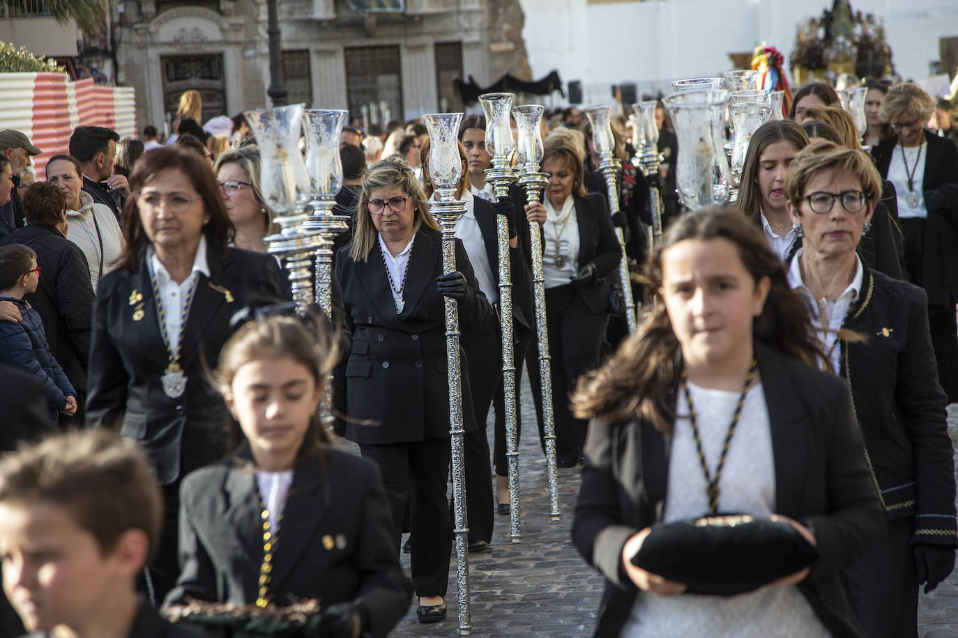 El vía crucis del Cristo de la Divina Misericordia de Cartagena, en imágenes
